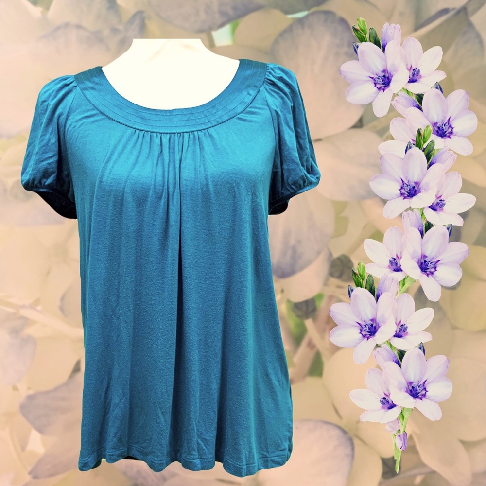 Apt. 9 Top